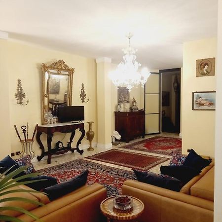 Confortevole Bari Esterno foto