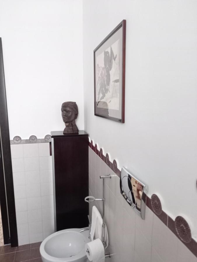 Confortevole Bari Esterno foto