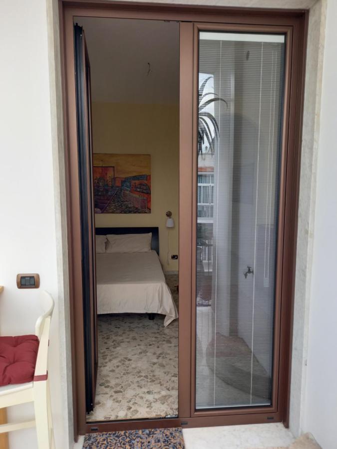 Confortevole Bari Esterno foto