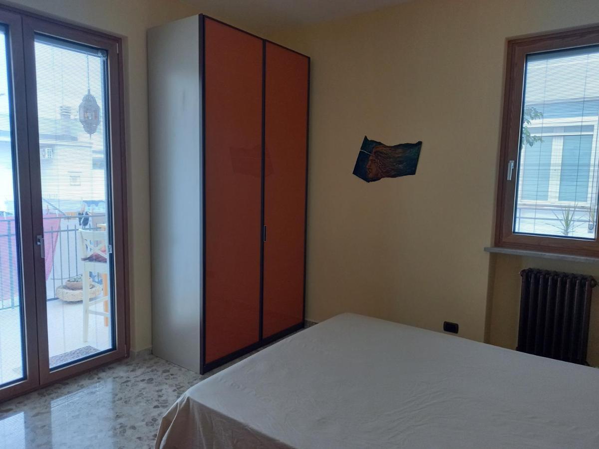 Confortevole Bari Esterno foto