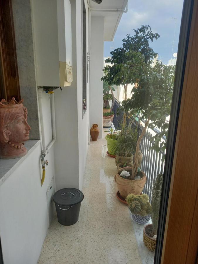 Confortevole Bari Esterno foto