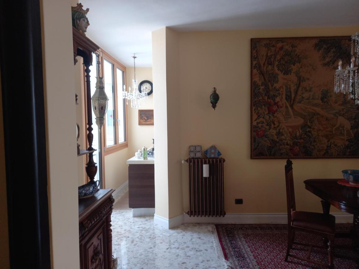 Confortevole Bari Esterno foto