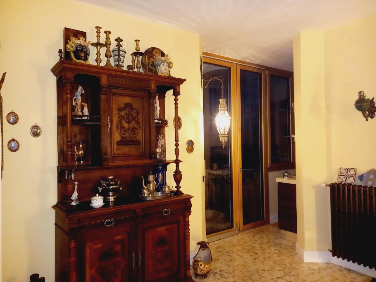 Confortevole Bari Esterno foto